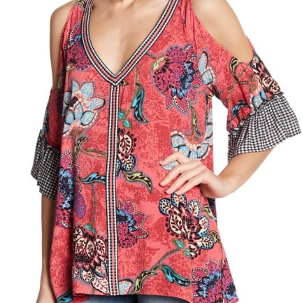 Women's beautiful cold shoulder democracy large